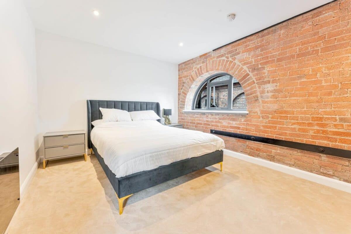 Stunning 1 Bed Apartment In Burton-On-Trent Exterior photo